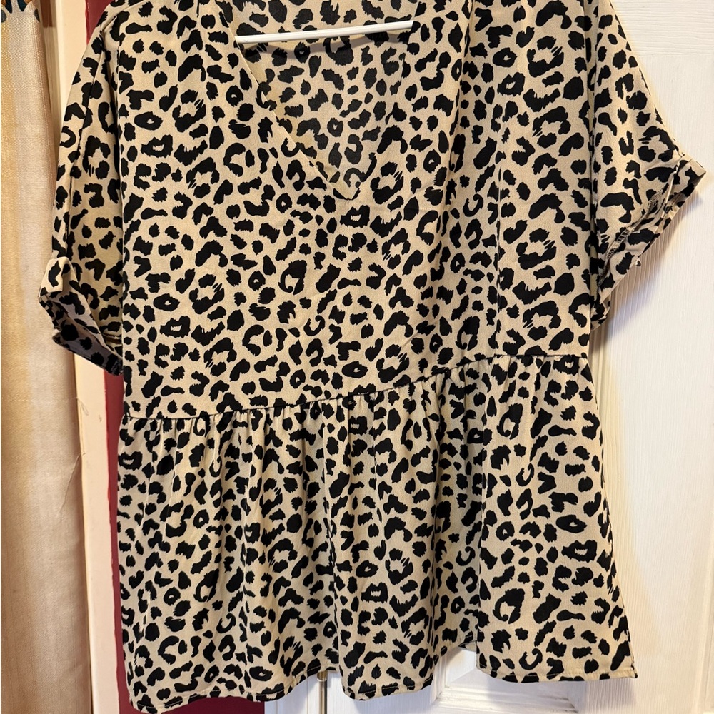 Chic Black and Tan Blouse with Elegant Design